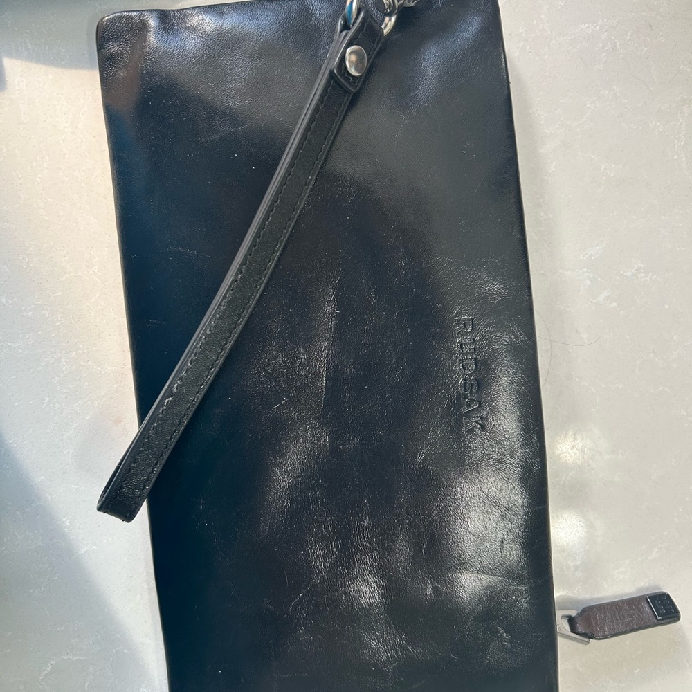 RUDSAK Genuine leather pouch/wallet multi strap (crossbody and/or clutch ) black